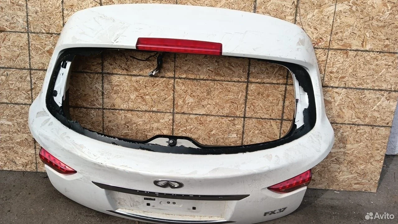 Крышка багажника Инфинити FX37 FX35 S51 QX70