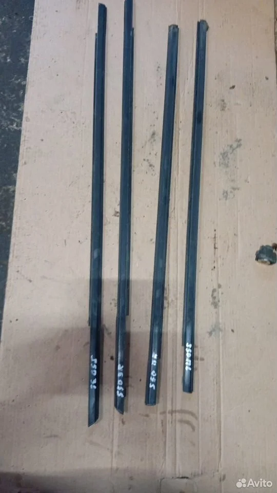 Молдинг стекла двери Инфинити FX35 FX45 S50