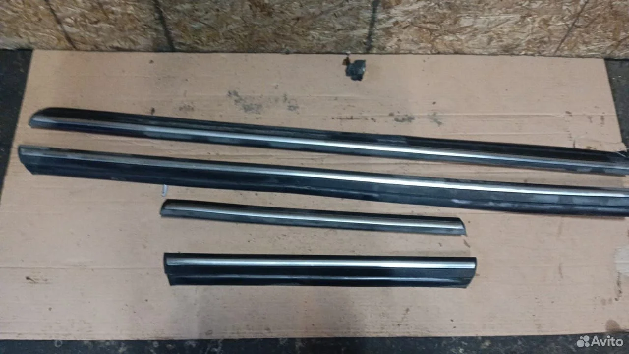 Молдинг двери нижний Инфинити FX35 FX45 S50