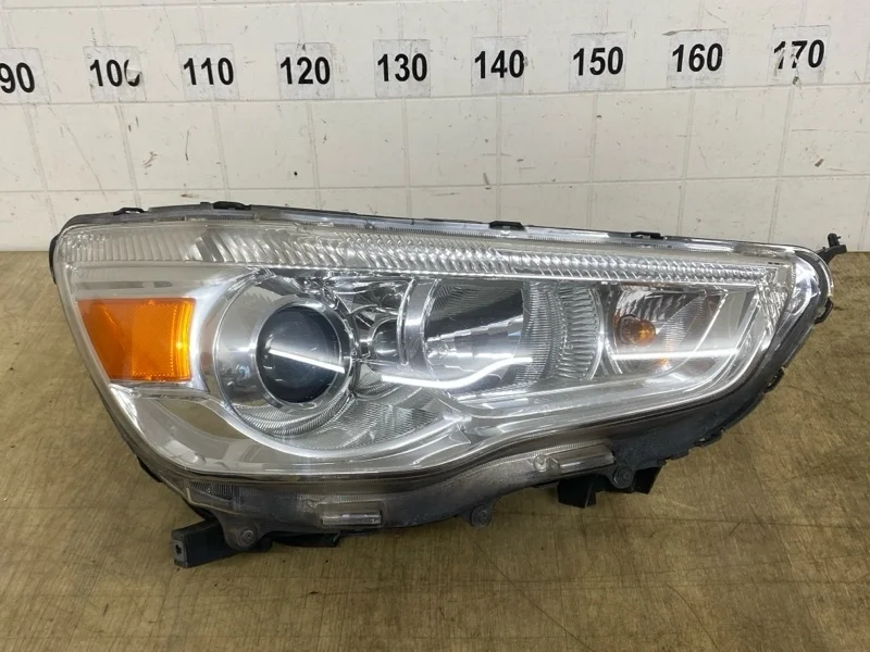 ФАРА MITSUBISHI ASX 2010 2011 2012 2013 2014 8301B588 GA, передняя правая