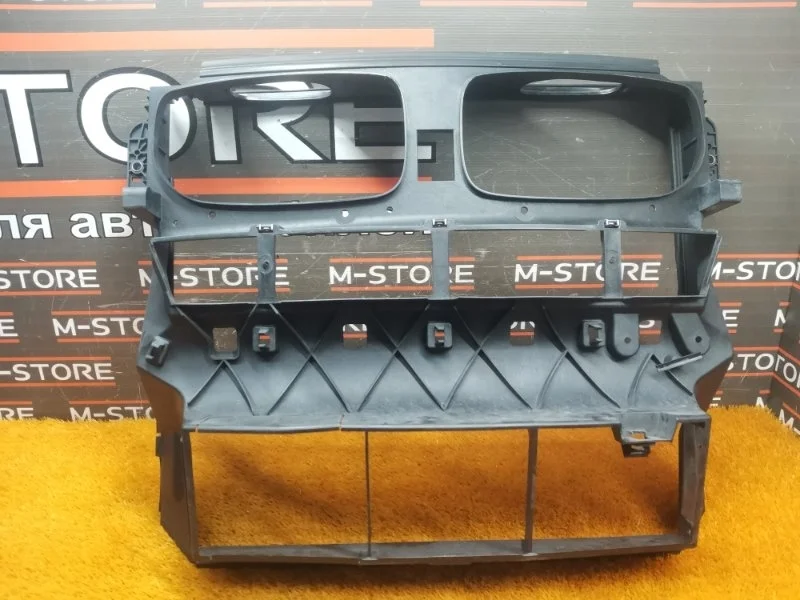 Рамка радиатора Bmw X5 2010-2013 51647222952 E70