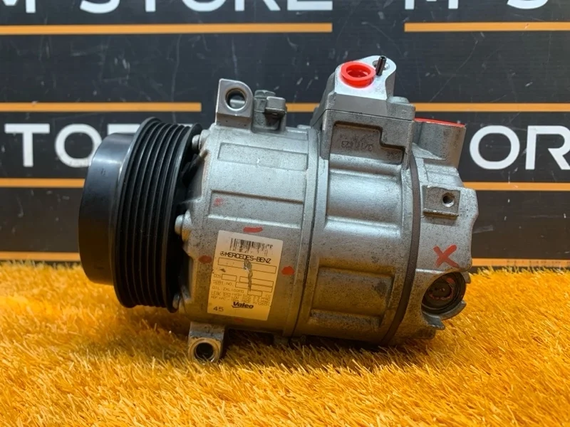 Компрессор кондиционера Mercedes-Benz C-Class 2008 A0032304811 W204 271.860