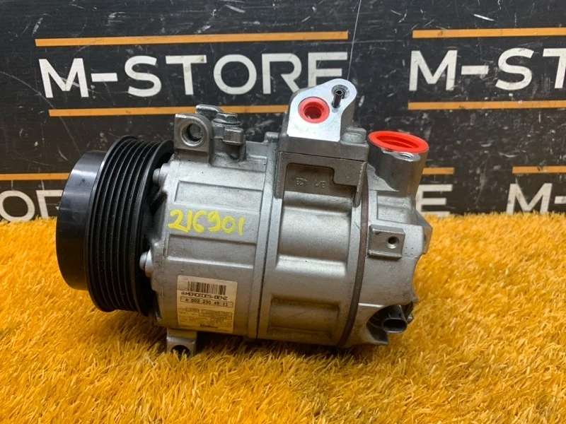 Компрессор кондиционера Mercedes-Benz C-Class 2008 A0022304511 W204 271.860