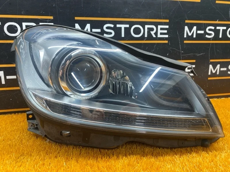 Фара Mercedes-Benz C-Class 2011 A2048205859 W204 276.957, правая