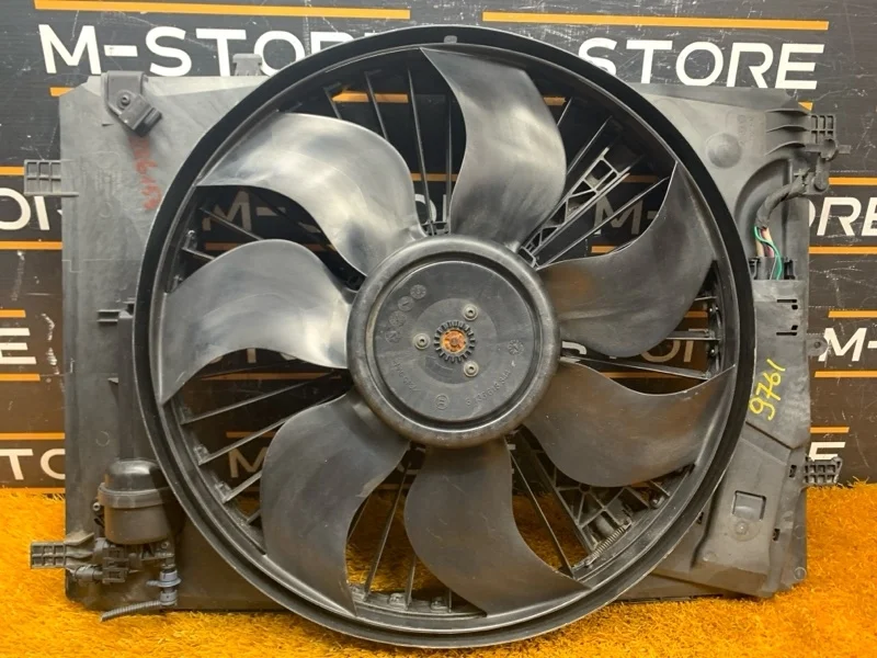 Вентилятор радиатора Mercedes-Benz C-Class 2012 A2045000393 C204 271.820