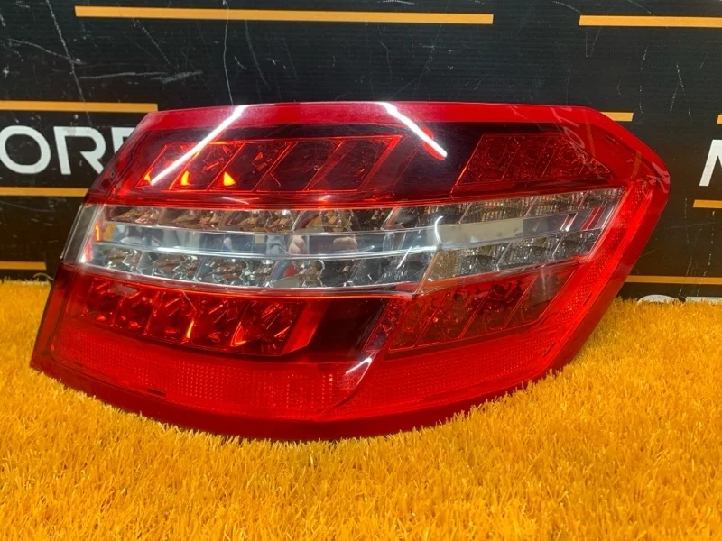 Фонарь задний Mercedes-Benz E-Class 2009 A2128201264 W212 272.952, правый