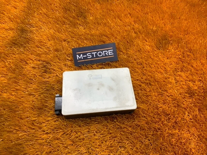 Датчик слепых зон (радарный датчик) Mercedes-Benz E-Class 2013 A0009050010 W212 276.952, передний