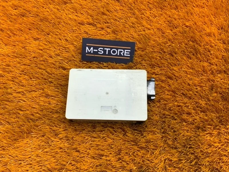 Датчик слепых зон (радарный датчик) Mercedes-Benz E-Class 2013 A0009050110 W212 276.952, задний