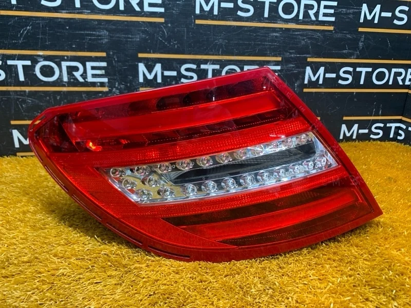 Фонарь задний Mercedes-Benz C-Class 2013 A2049060403 W204 271.820, левый