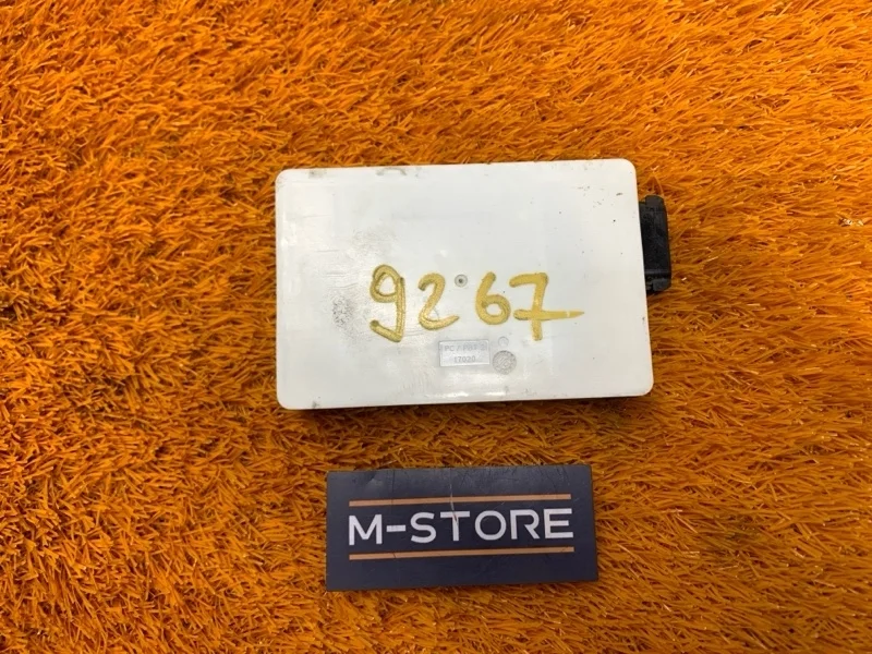 Датчик слепых зон (радарный датчик) Mercedes-Benz E-Class 2012 A0009050110 W212 276.952, задний