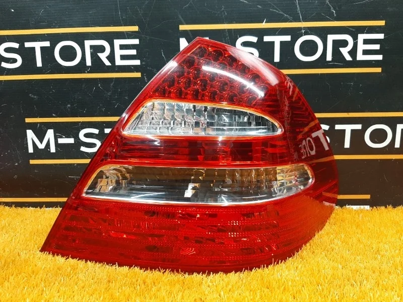 Фонарь задний Mercedes-Benz E-Class 2003 A2118200664 W211 112.949, правый