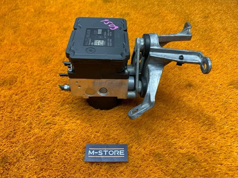 Блок ABS Mercedes-Benz C-Class 2013 A1729014000 W204 271.820