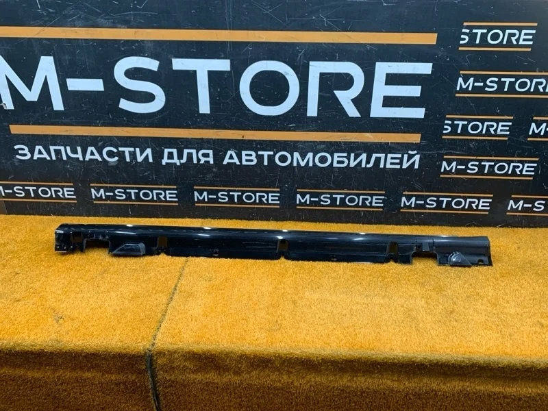 Накладка на порог Mercedes-Benz C-Class 2015 A2056902640 W205 274.920, правая