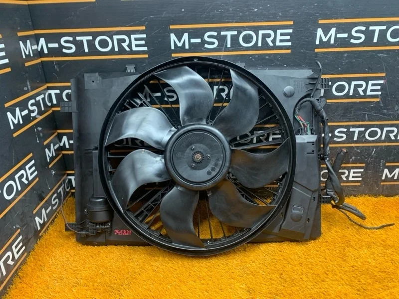 Вентилятор радиатора Mercedes-Benz E-Class 2009 A2045000393 C207 271.860