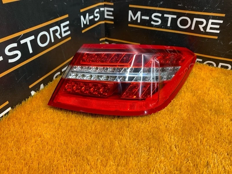 Фонарь задний Mercedes-Benz E-Class 2009 A2078200264 C207 271.860, правый