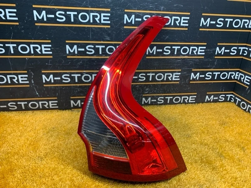 Фонарь задний Volvo Xc60 2014 31323035 DZ40 B4204T11, правый