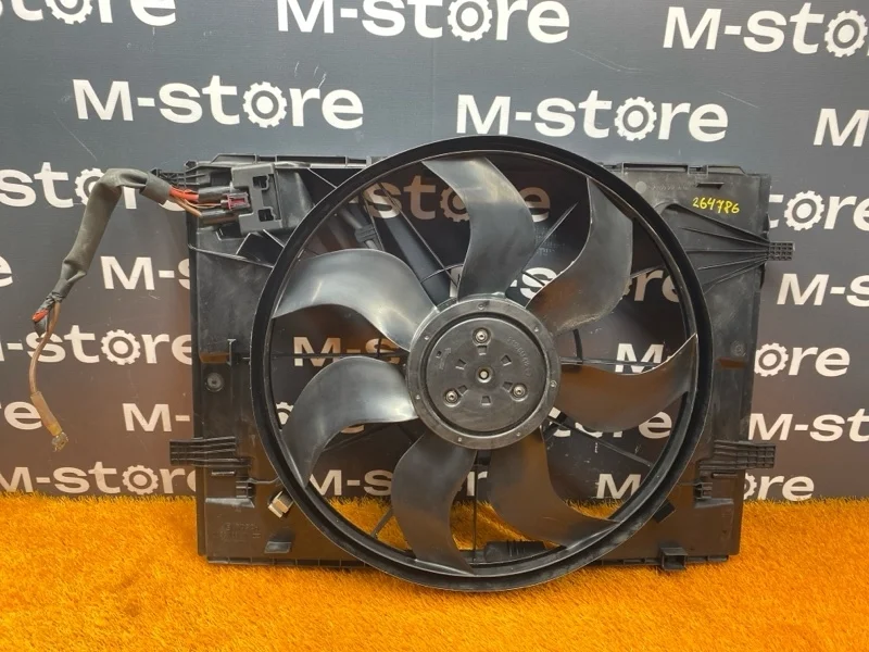 Вентилятор радиатора Mercedes-Benz C-Class 2014 A0999061100 W205 274.920