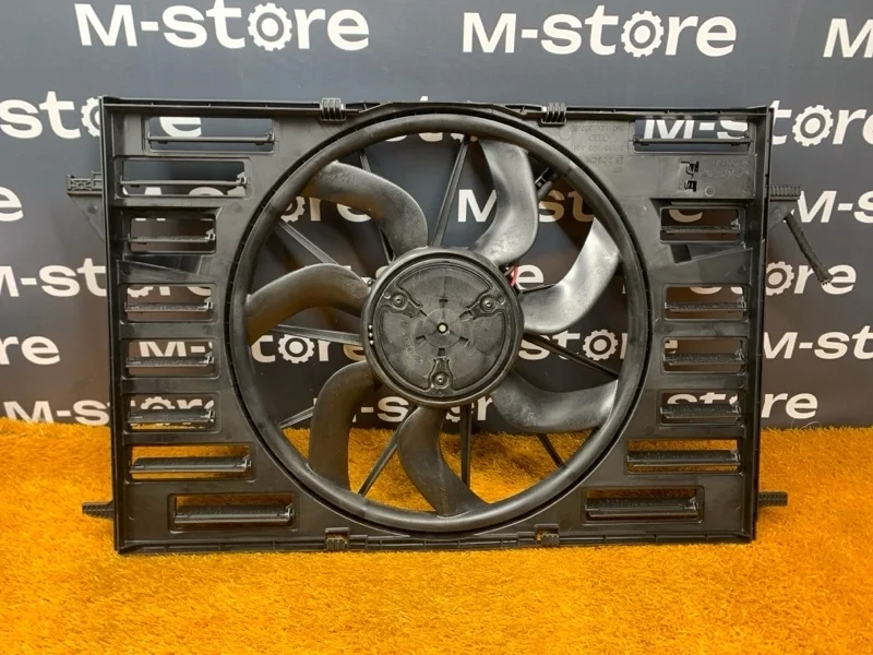 Вентилятор радиатора Audi A4 2016 8W0121207B B9/8W CVKB