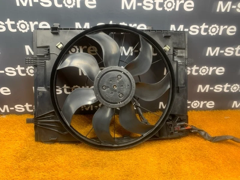 Вентилятор радиатора Mercedes-Benz C-Class 2014 A0999061100 W205 274.920