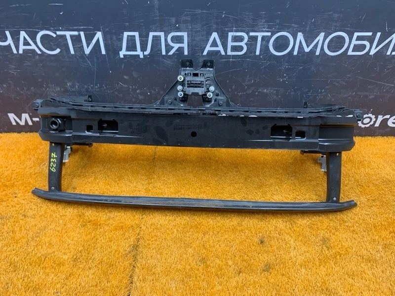 Рамка радиатора Volkswagen Passat 2015 3G0807109F B8/3G CZEA