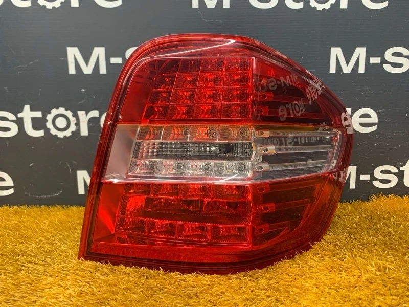 Фонарь задний Mercedes-Benz M-Class 2011 A1649064700 W164 272.967, правый