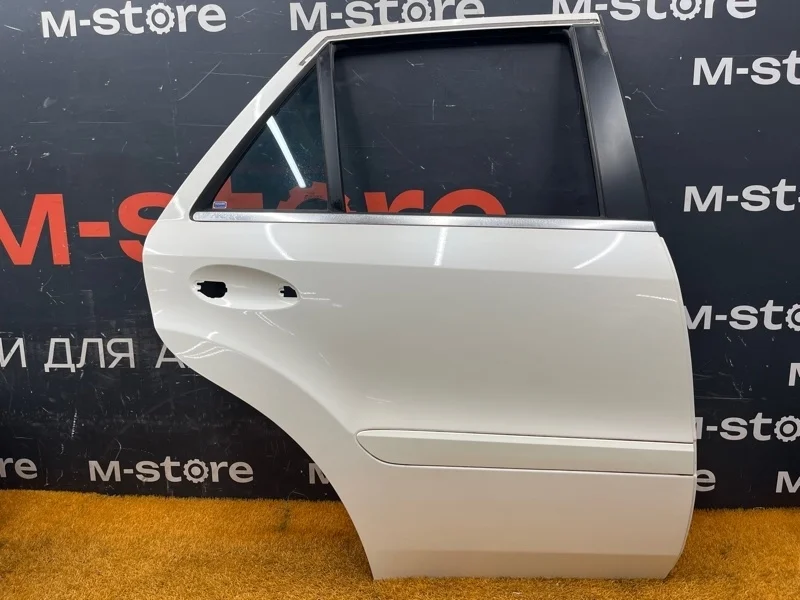 Дверь Mercedes-Benz M-Class 2011 A1647300805 W164 272.967, задняя правая
