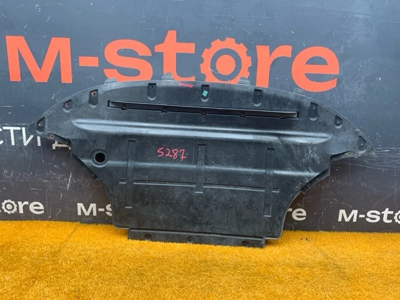 Защита двигателя Audi Q5 2010 8R0863821B 8R CAL