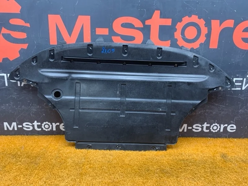 Защита двигателя Audi Q5 2011 8R0863821B 8R CDN