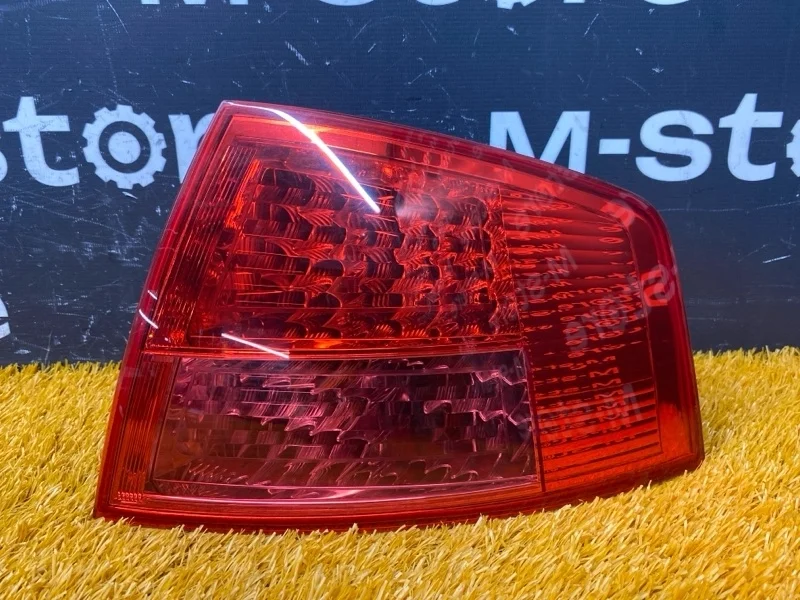 Фонарь задний Audi A8 2005 4E0945096C 4E/D3 BPK, правый