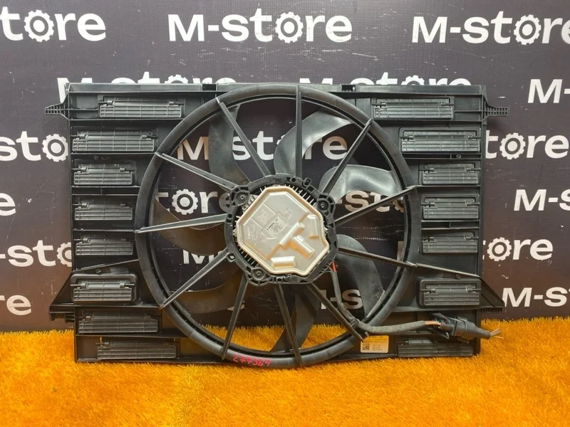 Вентилятор радиатора Audi A4 2015 8W0121207B B9/8W CVKB