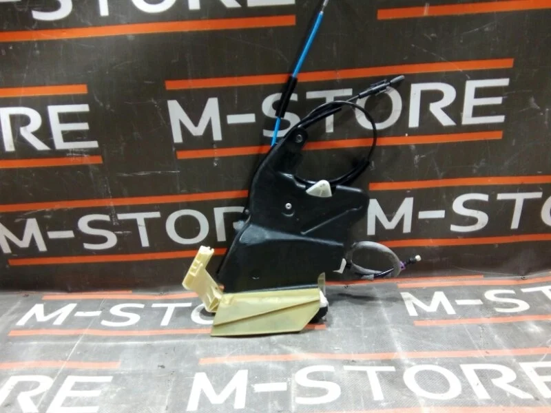 Замок двери Mercedes-Benz E-Class 2009 A2047304235 W212 272.952, задний правый