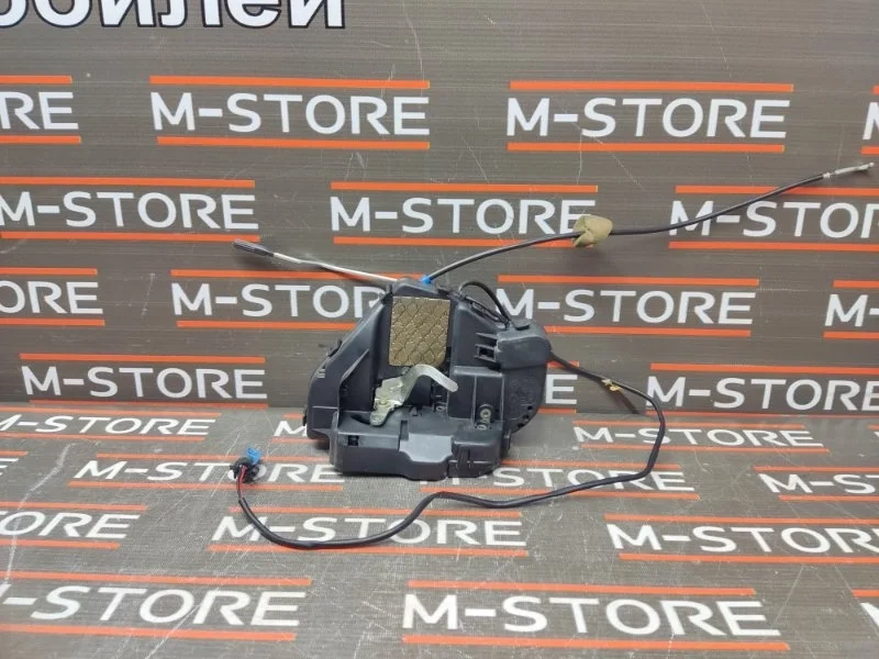 Замок двери Mercedes-Benz Cls-Class 2005 A2197300235 W219 272.964, задний правый