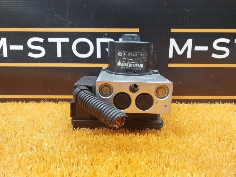 Блок ABS Volkswagen Touareg 2005 7L0907379G 7L BMV