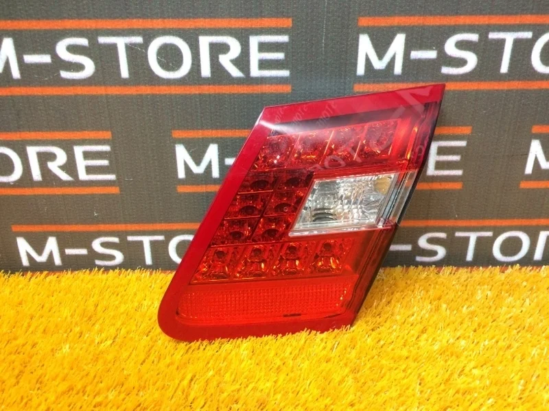 Фонарь крышки багажника Mercedes-Benz E-Class 2009 A2128200864 W212 273.971, правый