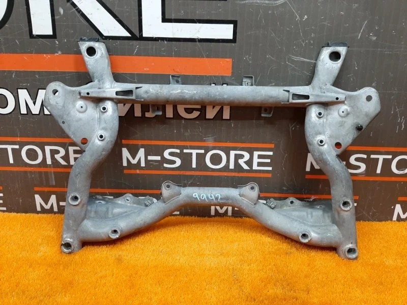 Балка поперечная (подрамник) Mercedes-Benz C-Class 2010 A2046280957 W204 271.860, передняя