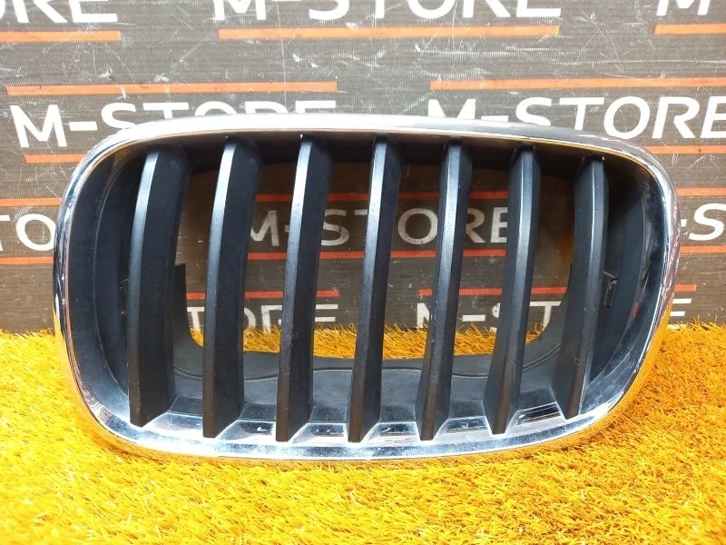 Решетка радиатора Bmw X5 2009 51137171395 E70 N52B30A, левая
