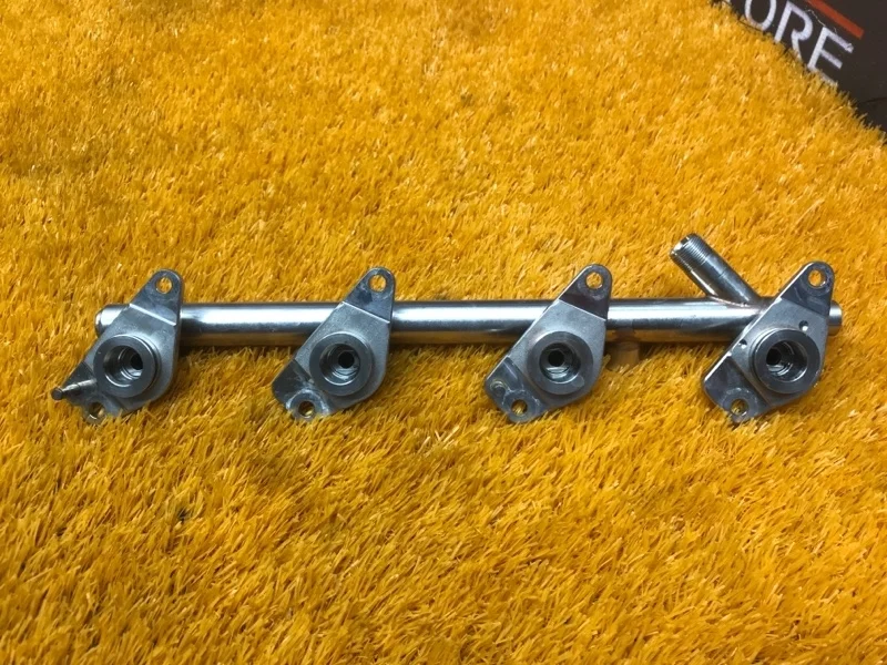 Топливная рампа Mercedes-Benz C-Class A2740700995 W205 274.920