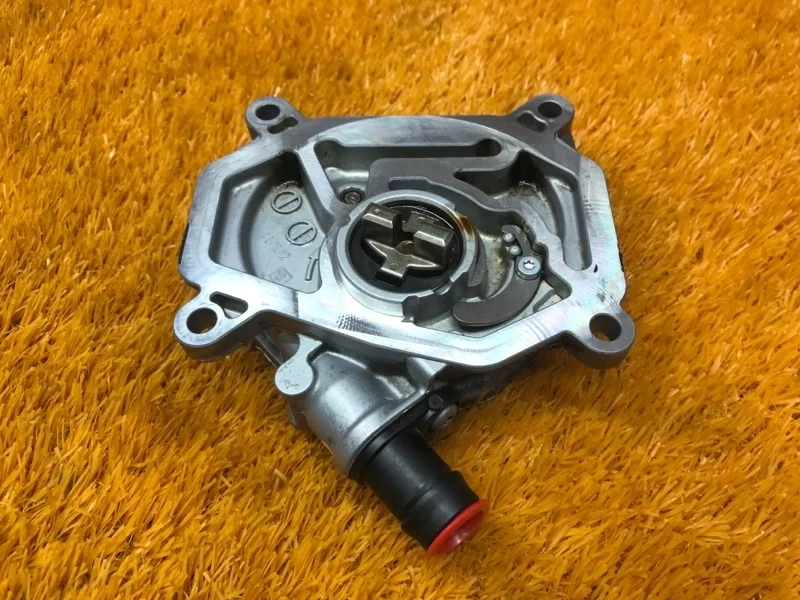 Насос вакуумный Mercedes-Benz C-Class A2701800901 W205 274.920