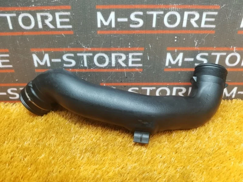 Патрубок интеркулера Bmw X6 2008-2012 13717571350 E71, левый