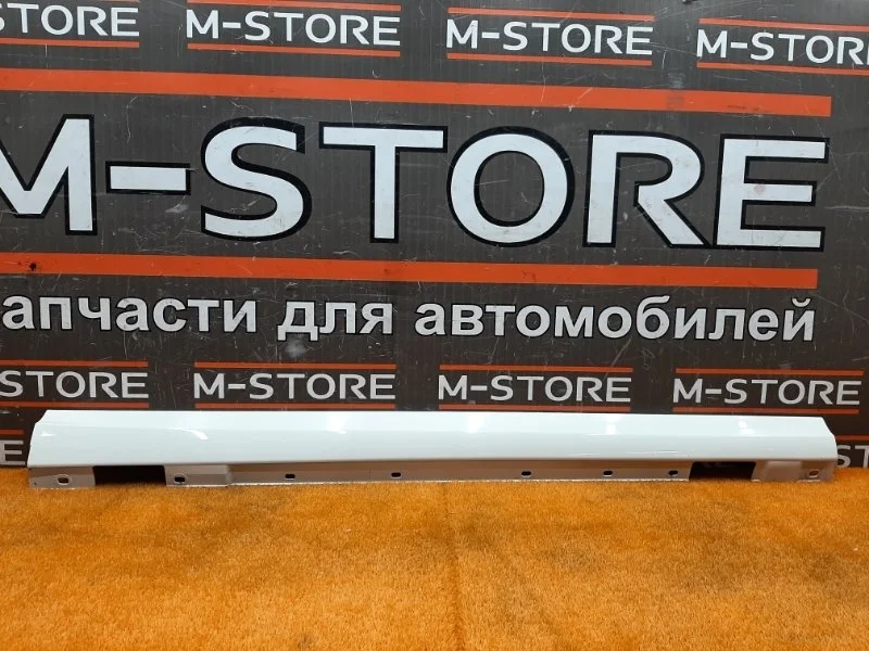 Накладка на порог Mercedes-Benz C-Class 2007 A2046900440 W204 272.921, правая