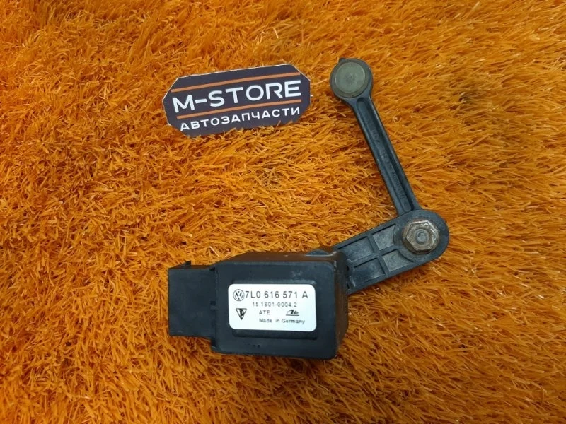 Датчик высоты дорожного просвета Porsche Cayenne 2004 7L0616571A 955 4800, передний левый