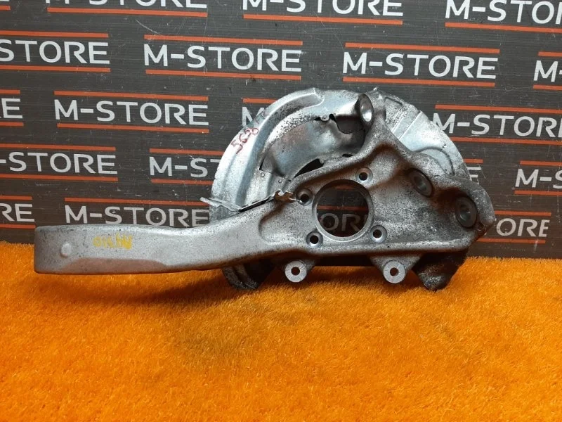 Кулак поворотный Bmw X5 2008 31216773783 E70 N52B30AF, передний левый