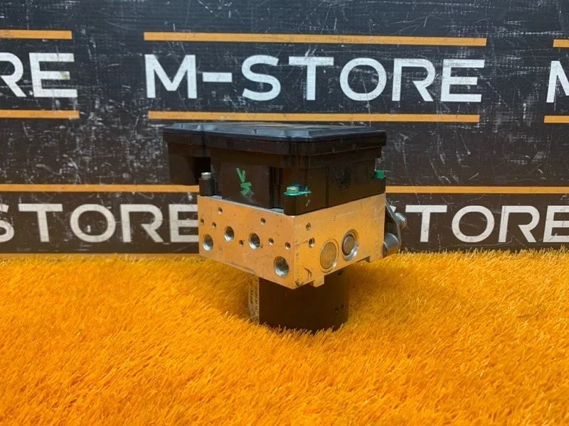 Блок ABS Mercedes-Benz C-Class 2012 A1729014000 C204 271.820