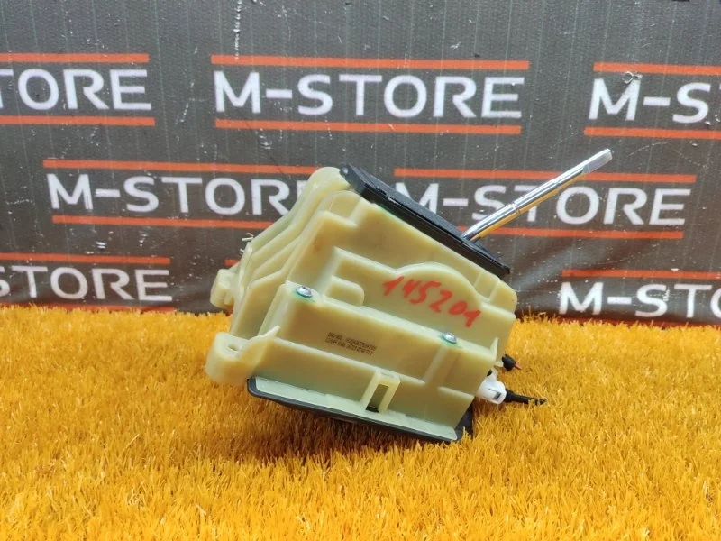 Селектор акпп Mercedes-Benz C-Class 2012 A2042675824 C204 271.820