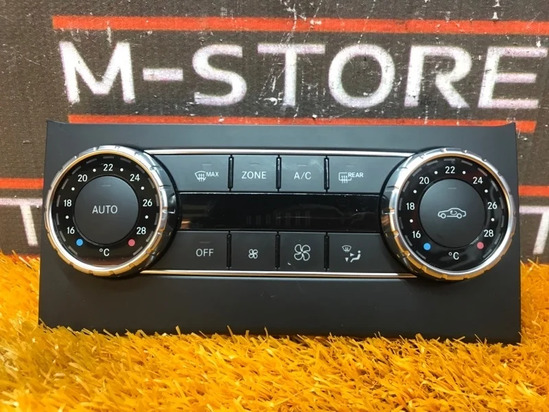 Блок управления климат-контролем Mercedes-Benz C-Class 2012 A2049003803 C204 271.820