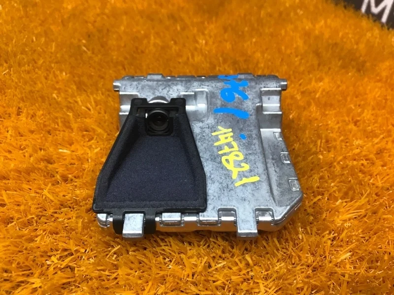 Камера переднего вида Mercedes-Benz C-Class 2012 A0009050338 C204 271.820, передняя