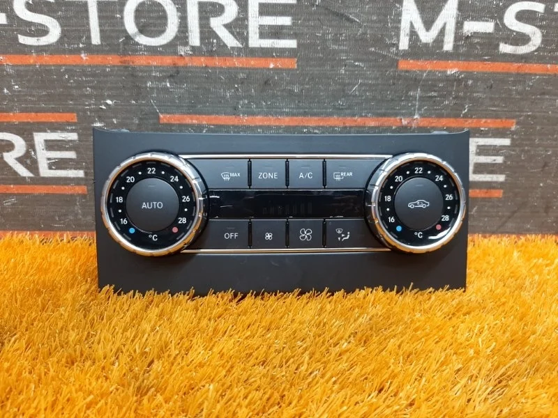 Блок управления климат-контролем Mercedes-Benz C-Class 2012 A2049001007 C204 271.820