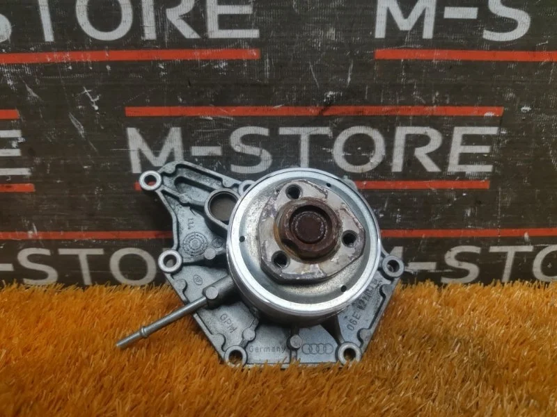 Помпа Audi A6 2011 06E121016D C7/4G CHVA