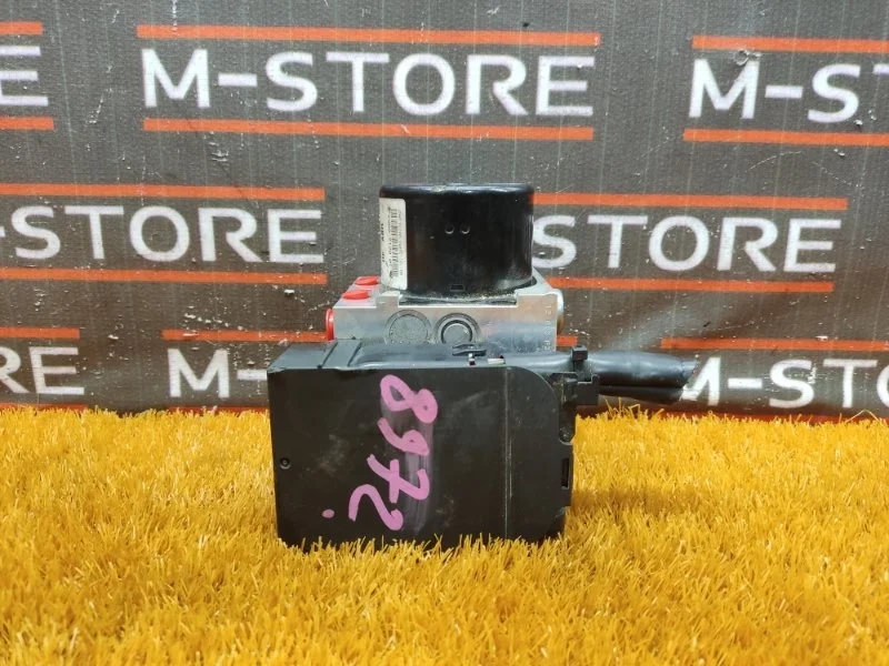 Блок ABS Mercedes-Benz C-Class 2012 A1729014000 C204 271.820