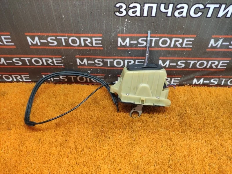 Селектор акпп Mercedes-Benz C-Class 2012 A2042675824 C204 271.820